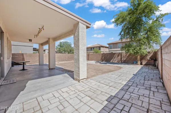 $395,000 | 3232 West St Anne Avenue, Phoenix, AZ 85041