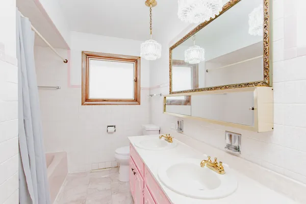 $534,900 | 8706 West Stolting Road, Niles, IL 60714