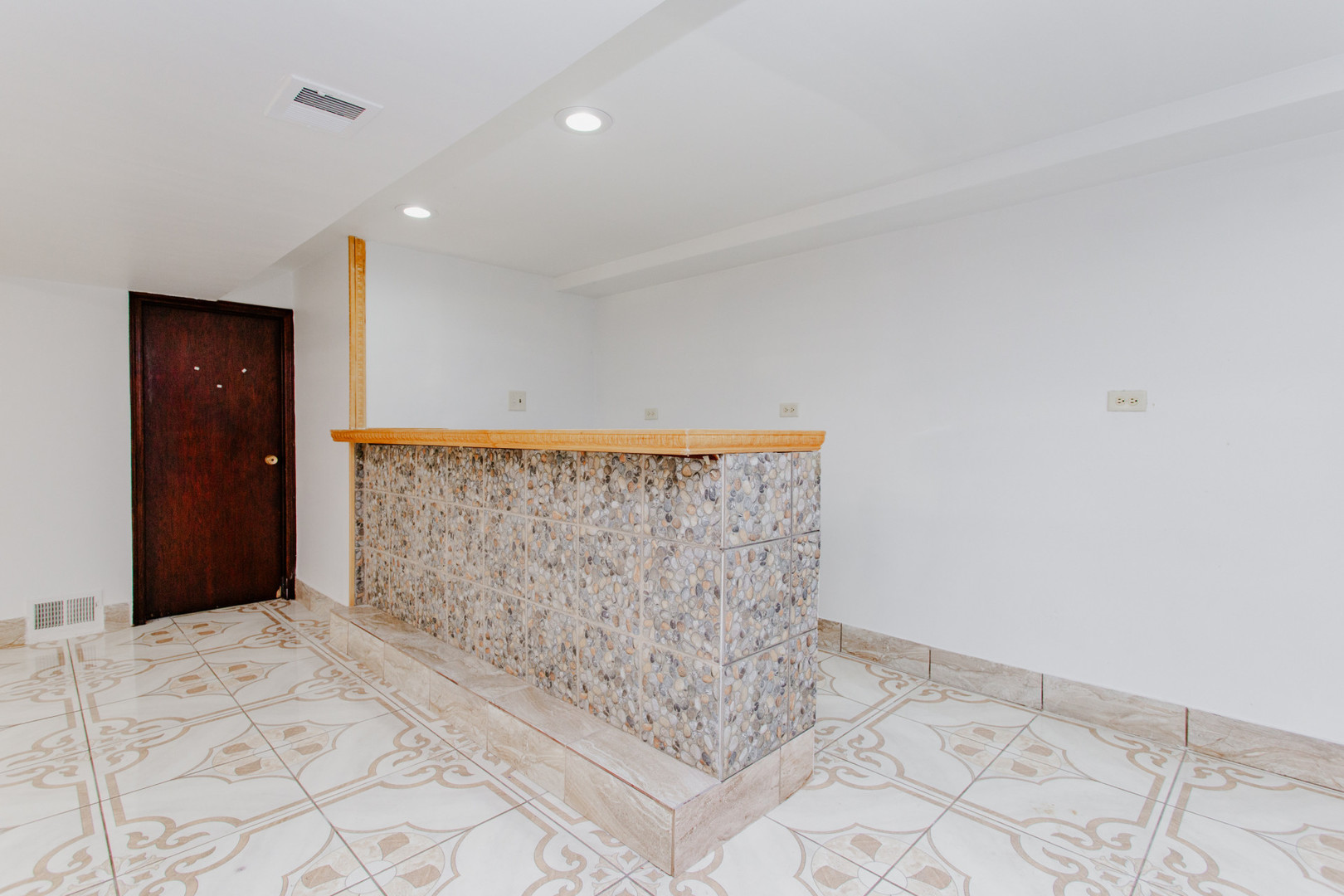 8706 West Stolting Road Niles, IL 60714 - Photo 8 of 18