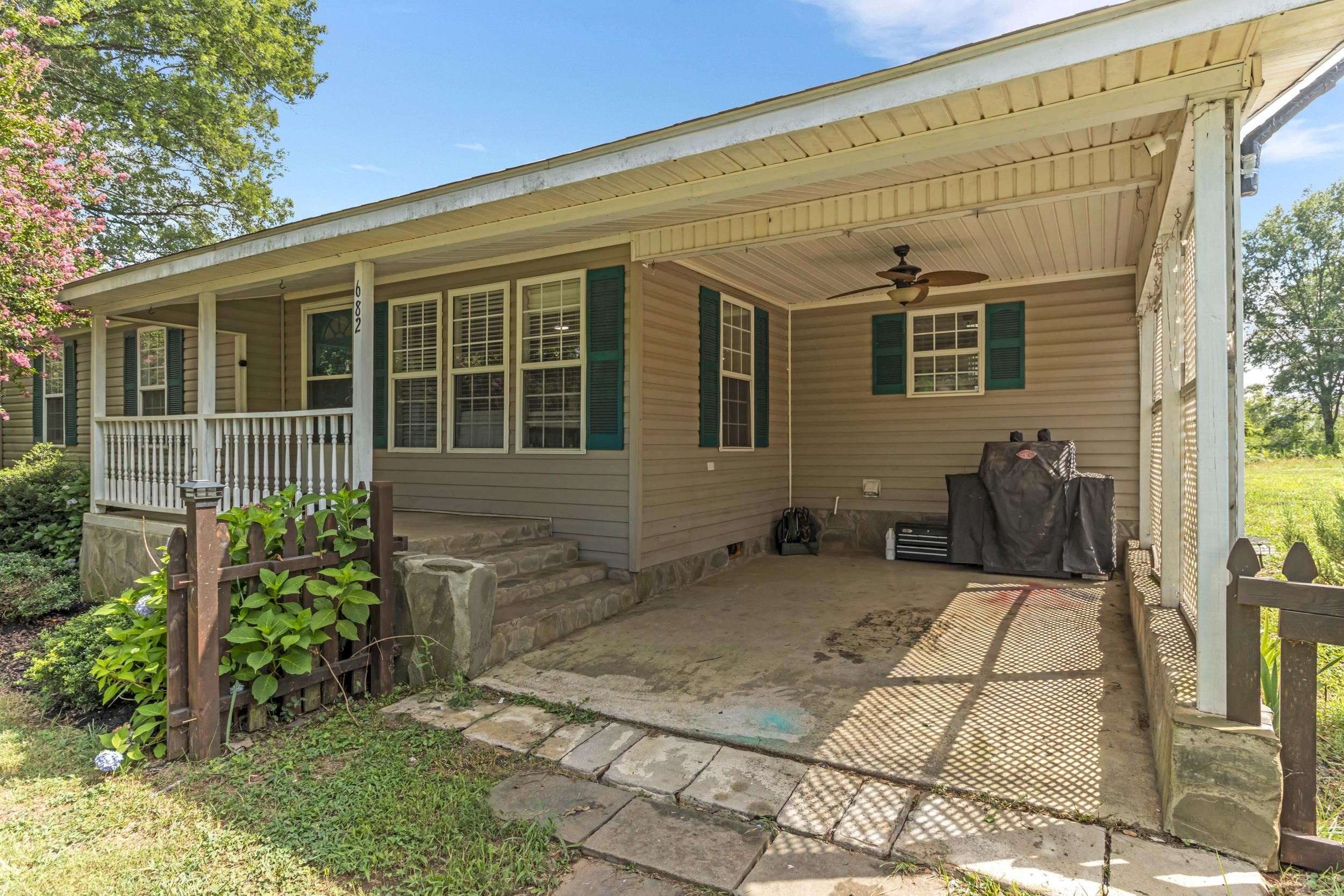 682 Island Ford Road Inman, SC 29349 - Photo 3 of 32