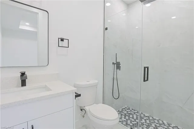 $499,999 | 847 Duplex Street East, Lehigh Acres, FL 33974