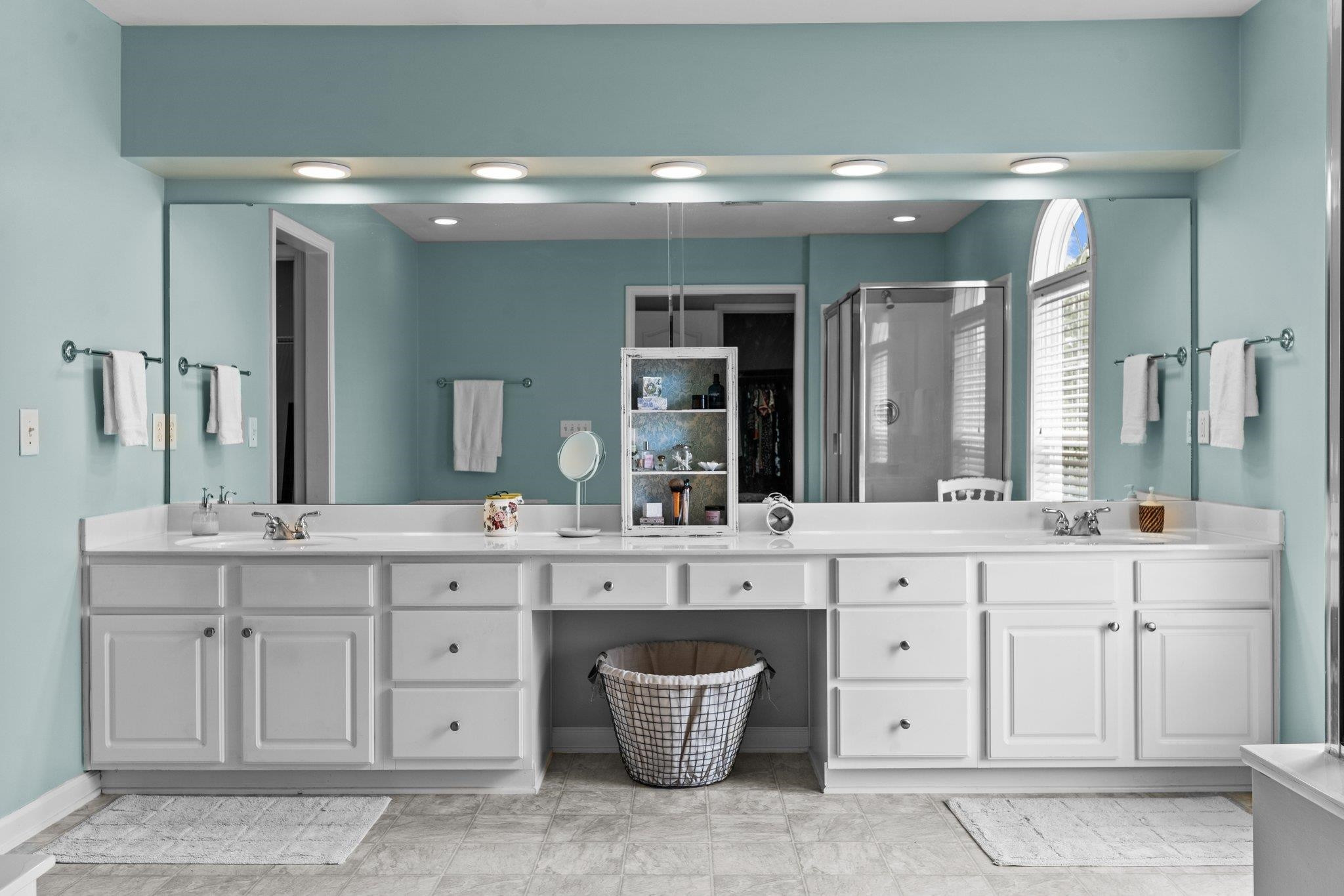 7509 Silver View Lane Raleigh, NC 27613 - Photo 24 of 39 Primary Bathroom