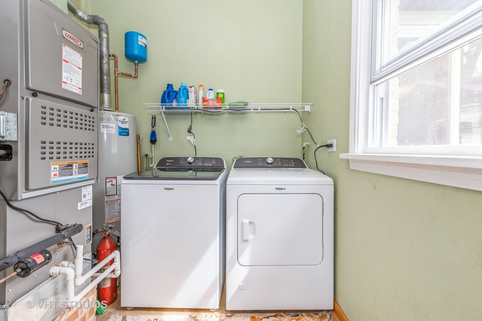 10743 Lombard Avenue Chicago Ridge, IL 60415 - Photo 16 of 20 a utility room with dryer and washer