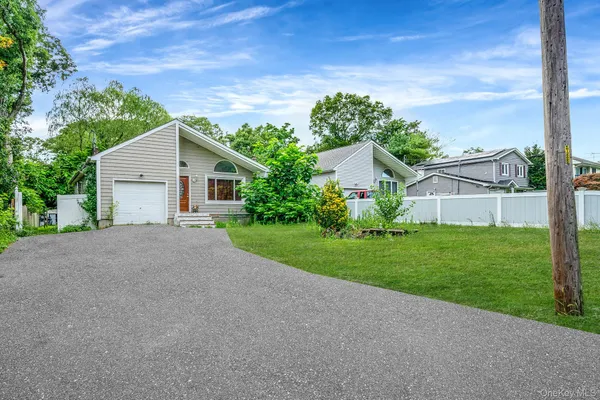 $5,500 | 413 Glen Drive, Shirley, NY 11967