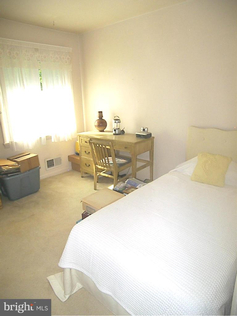 5503 Woodlyn Road Frederick, MD 21703 - Photo 27 of 30 Bedroom
