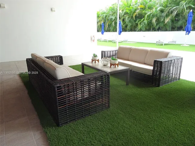 $2,750 | 1010 Southwest 2nd Avenue, Unit 1405, Miami, FL 33130