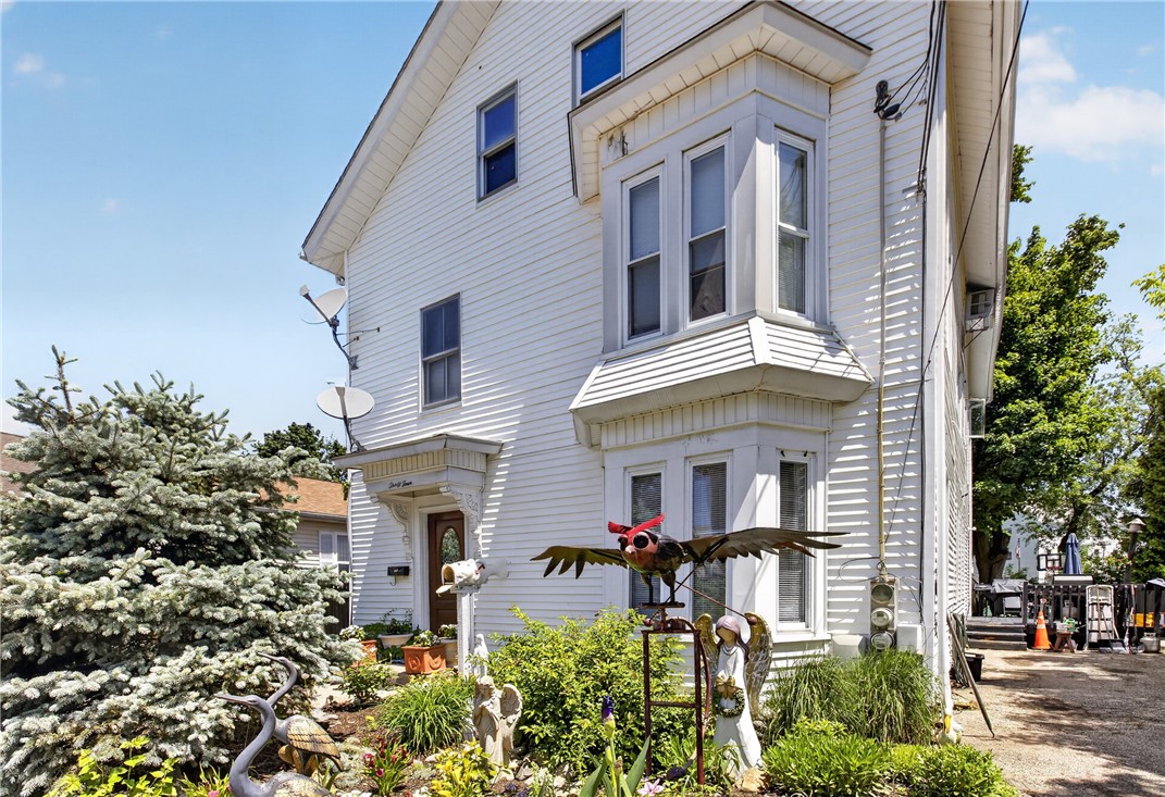 34 Appleton Avenue Pawtucket, RI 02860 - Photo 3 of 50