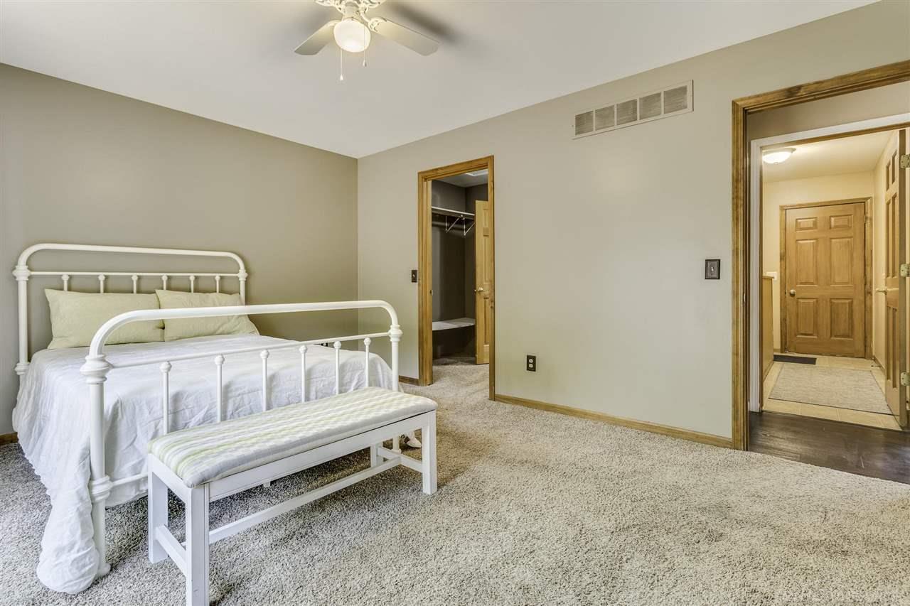 9560 Beard Road Avoca, MI 48006 - Photo 12 of 47 50044365-11.JPG
