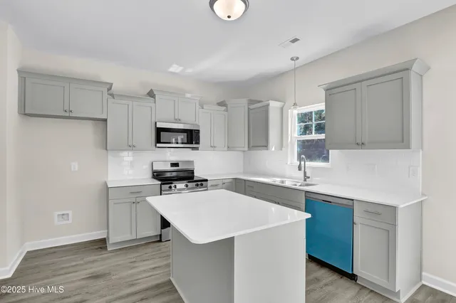 $372,900 | 163 Vista Cay Drive, Unit LOT 3, Hubert, NC 28539