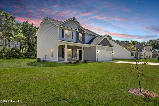 $372,900 | 163 Vista Cay Drive, Unit LOT 3, Hubert, NC 28539