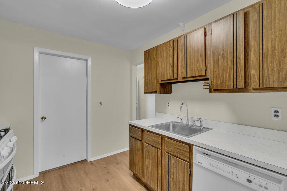 7 Cardinal Lane Howell, NJ 07731 - Photo 11 of 43 Kitchen