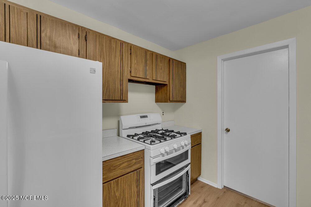 7 Cardinal Lane Howell, NJ 07731 - Photo 13 of 43 Kitchen