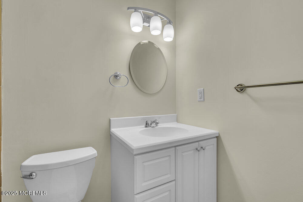 7 Cardinal Lane Howell, NJ 07731 - Photo 20 of 43 Main Bath