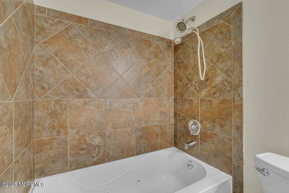 7 Cardinal Lane Howell, NJ 07731 - Photo 21 of 43 Main Bath