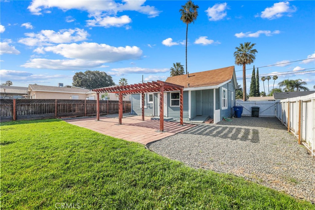 3875 Everest Avenue Riverside, CA 92503 - Photo 13 of 16 Back yard view