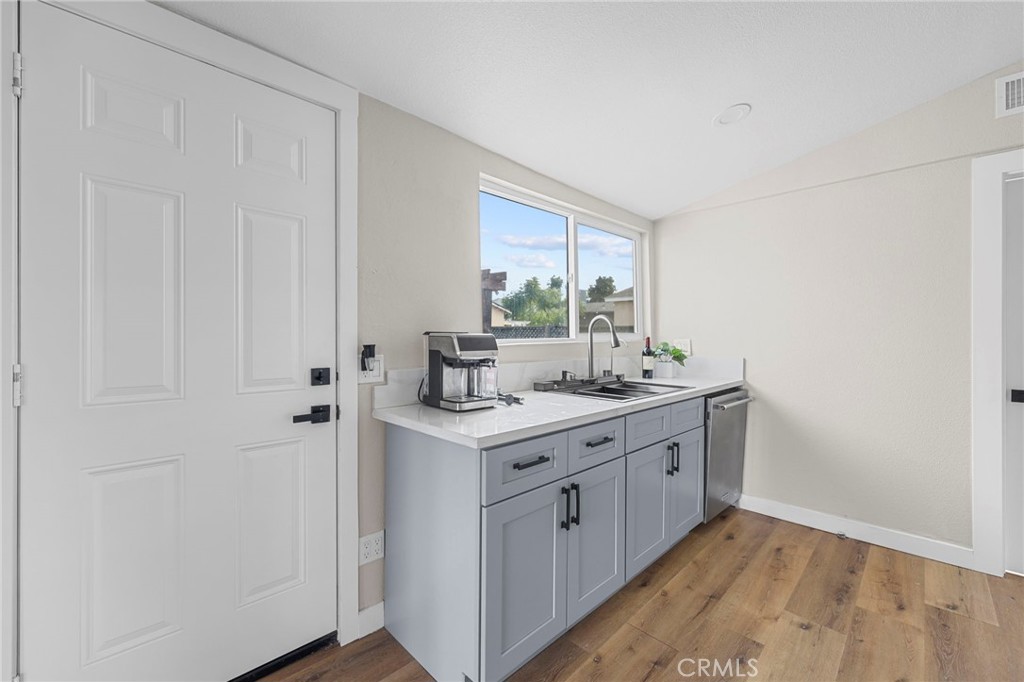 3875 Everest Avenue Riverside, CA 92503 - Photo 7 of 16 Kitchen