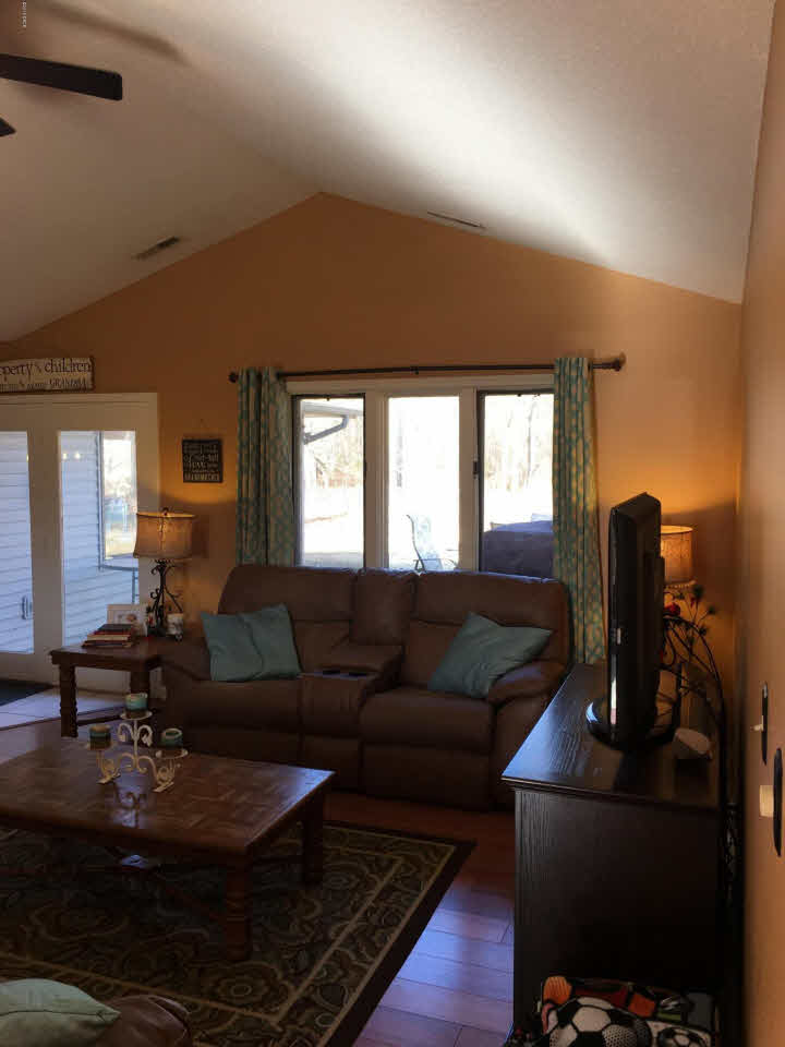 6572 Roberts Road Marion, IL 62959 - Photo 2 of 18 Gallery Image 2
