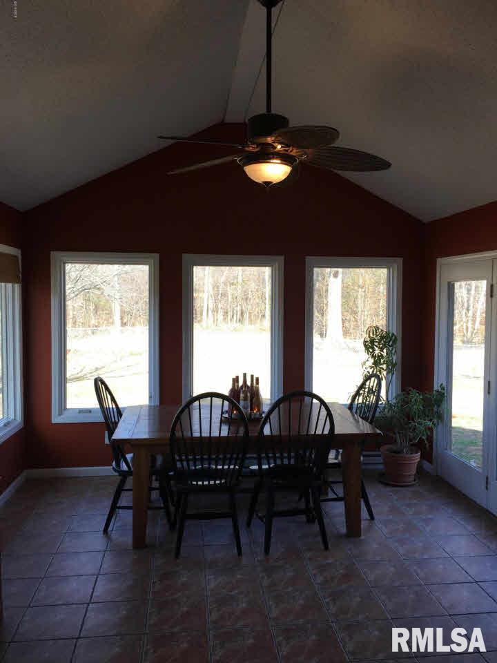 6572 Roberts Road Marion, IL 62959 - Photo 5 of 18 Gallery Image 5