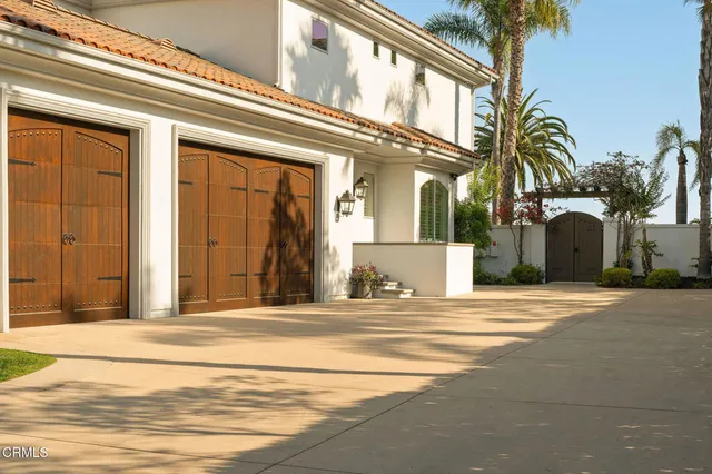 $5,695,000 | 1069 Corte Barroso, Camarillo, CA 93010