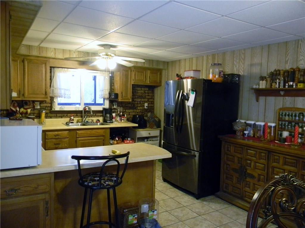 415 Roy Boring Road New Florence, PA 15944 - Photo 3 of 21 Kitchen with peninsula
