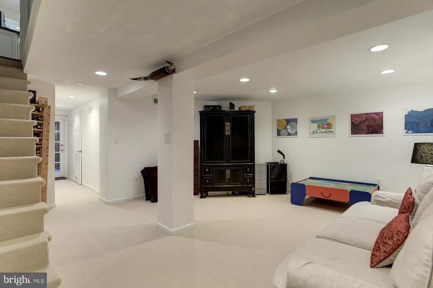 3813 T Street Northwest Washington, DC 20007 - Photo 19 of 24 a living room with furniture