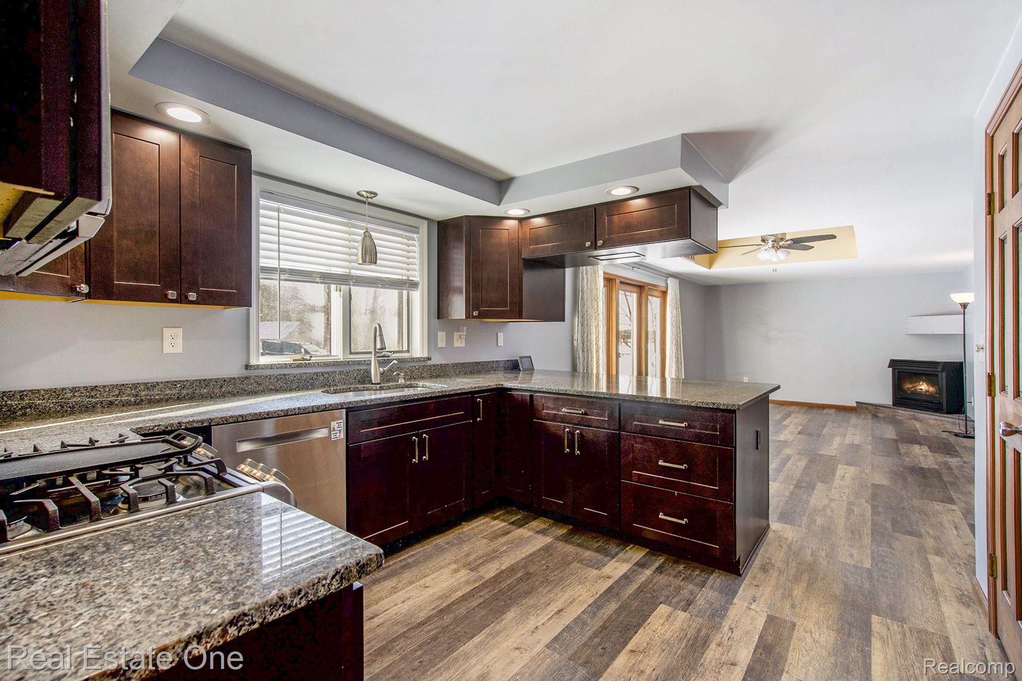 27375 Romine Road New Boston, MI 48164 - Photo 7 of 60 Kitchen