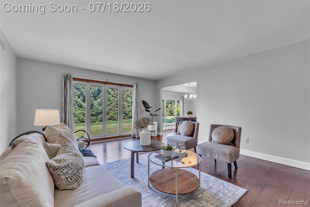 33 Foxboro Drive Rochester Hills, MI 48309 - Photo 5 of 60 Gallery Image 5