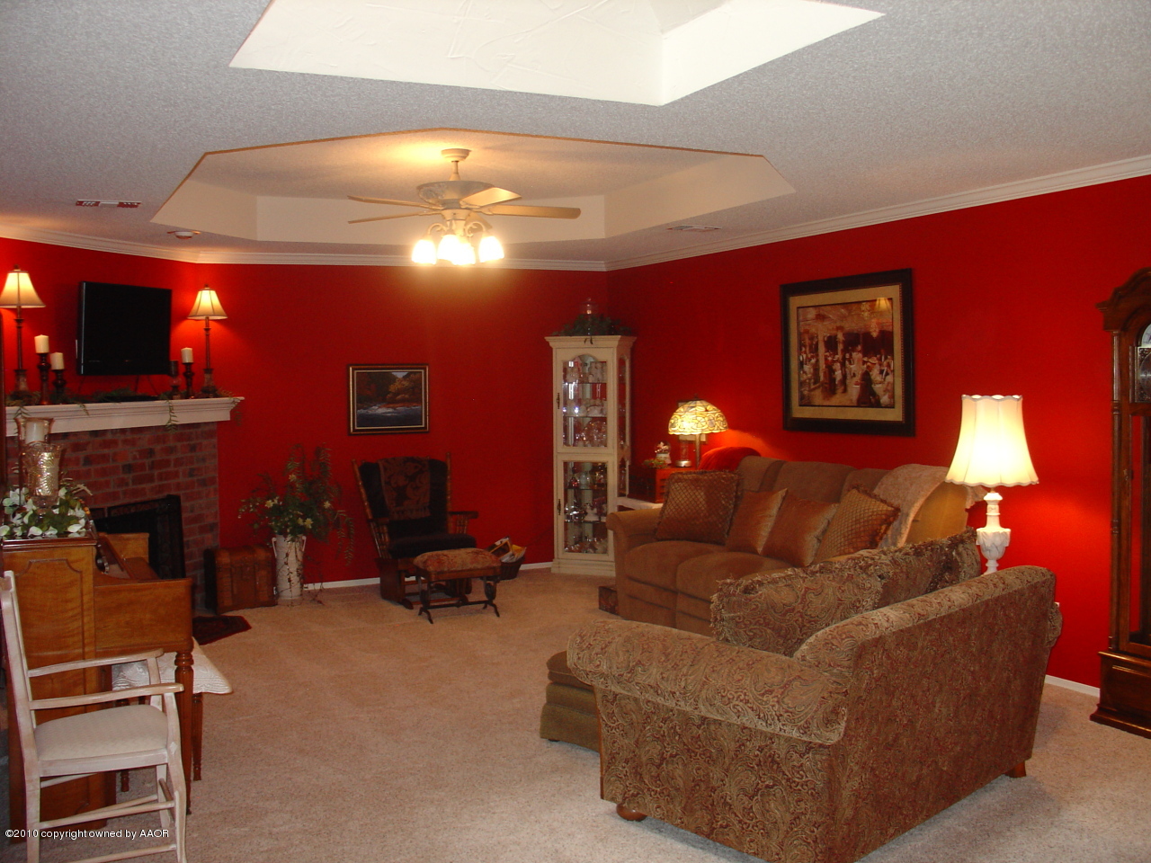 7002 Thunder Road Amarillo, TX 79119 - Photo 3 of 19 Living Room