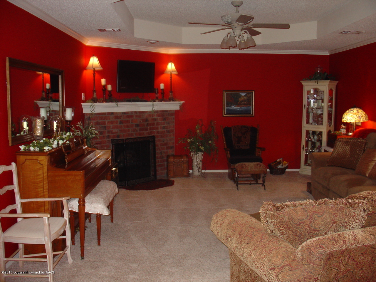 7002 Thunder Road Amarillo, TX 79119 - Photo 5 of 19 Living room2