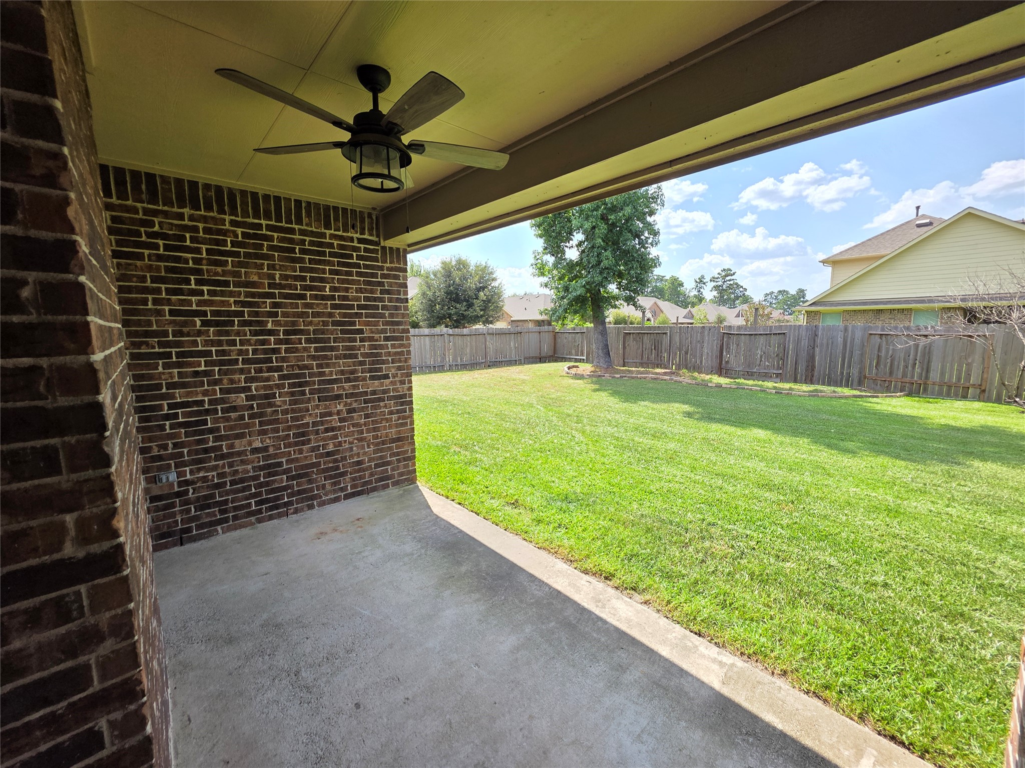 14046 Sand Ridge Crossing Conroe, TX 77384 - Photo 19 of 20 Gallery Image 19
