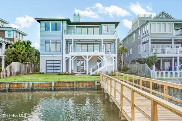 $3,245,000 | 106 North Glimmering Glass Lane, Hampstead, NC 28443