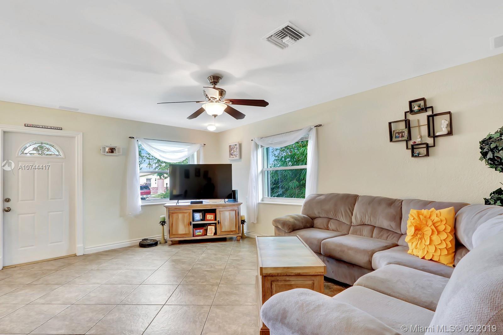 310 5th Street Jupiter, FL 33458 - Photo 4 of 26 Gallery Image 4