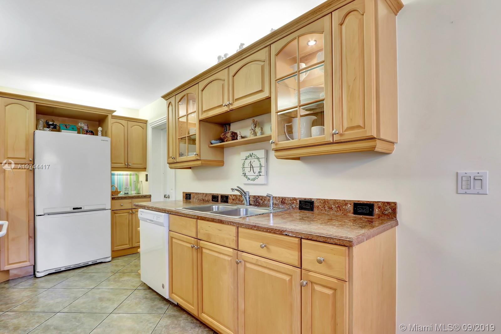 310 5th Street Jupiter, FL 33458 - Photo 8 of 26 Gallery Image 8