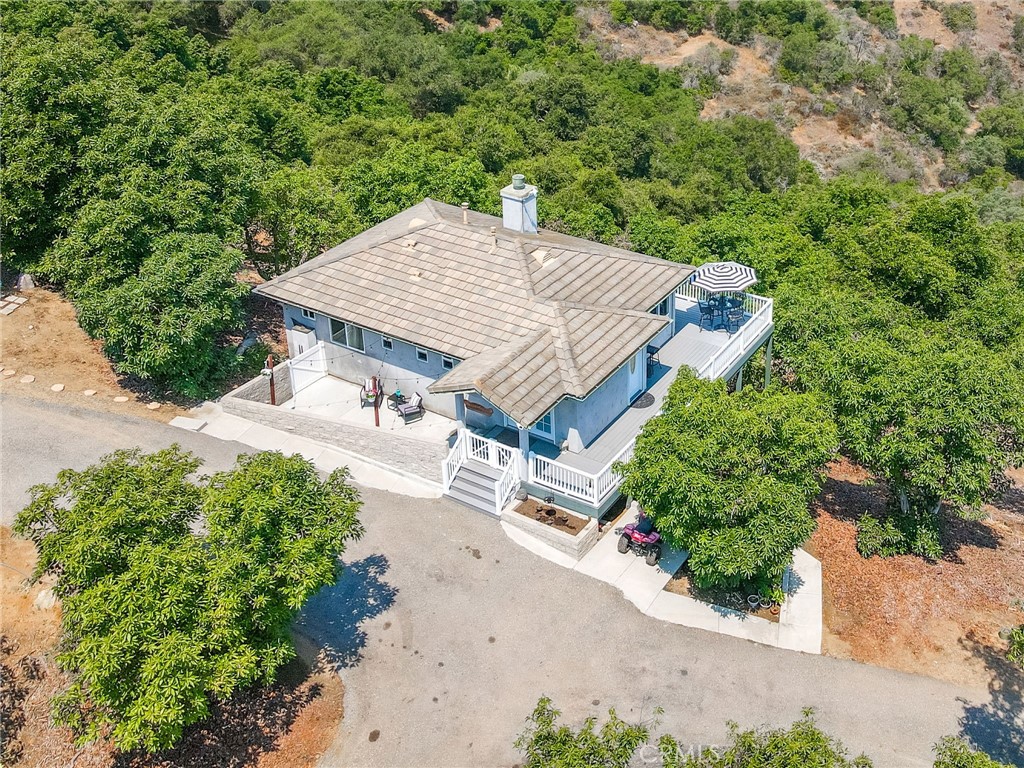 2125 Puerto Del Mundo Fallbrook, CA 92028 - Photo 3 of 73 Gallery Image 3