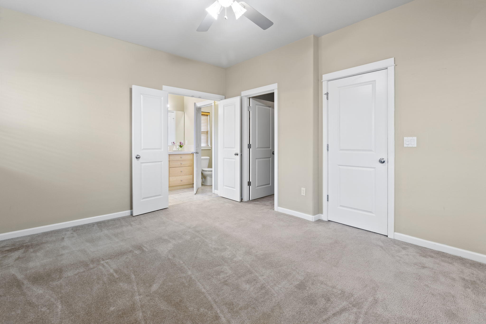 20376 Rocca Way Bend, OR 97702 - Photo 13 of 37 Main bed_2
