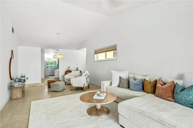 $199,900 | 475 Grove Isle Circle, Unit 475, Vero Beach, FL 32962