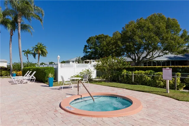 $199,900 | 475 Grove Isle Circle, Unit 475, Vero Beach, FL 32962