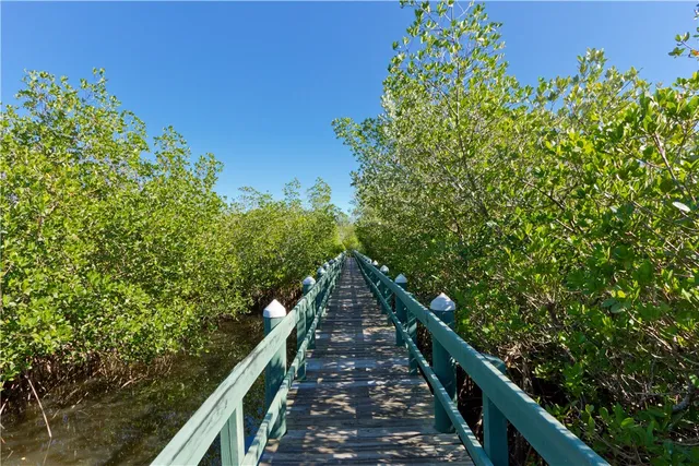 $199,900 | 475 Grove Isle Circle, Unit 475, Vero Beach, FL 32962