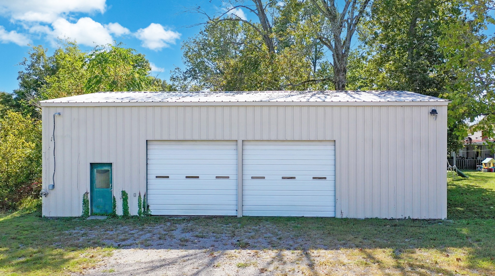 1235 Yell Road Lewisburg, TN 37091 - Photo 17 of 36 a view of a house with a garage