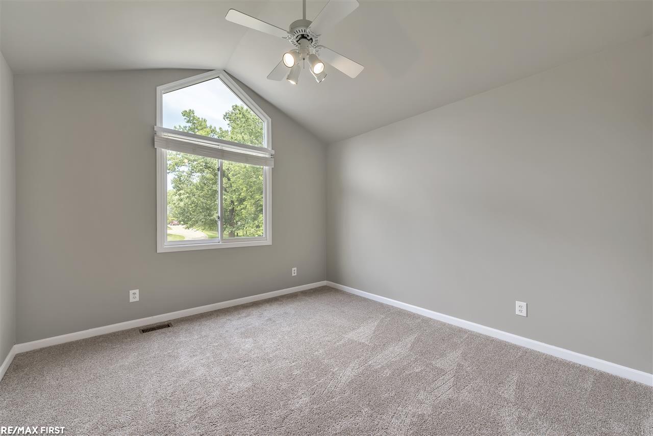 924 East Gunn Road Rochester, MI 48306 - Photo 41 of 49 31389675-40.JPG