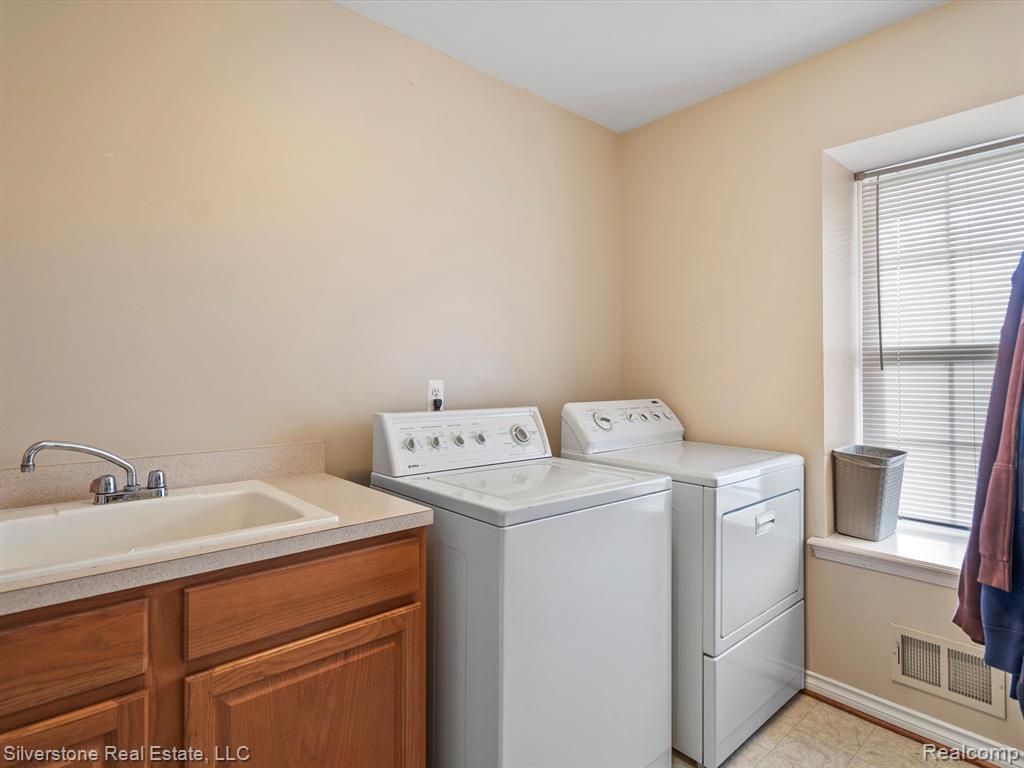 3759 Alida Avenue Rochester, MI 48309 - Photo 14 of 34