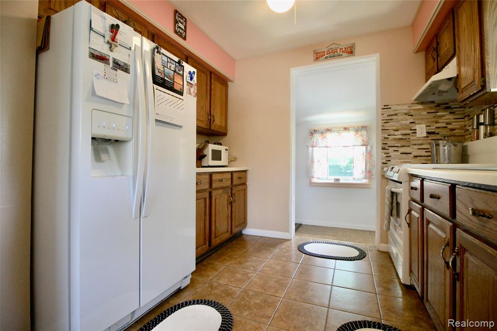 306 Tickner Street Linden, MI 48451 - Photo 6 of 27