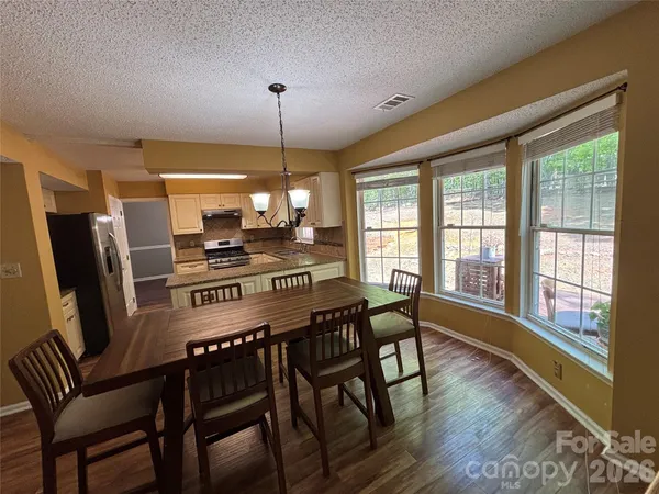 $420,000 | 2601 Yarrow Road, Charlotte, NC 28213