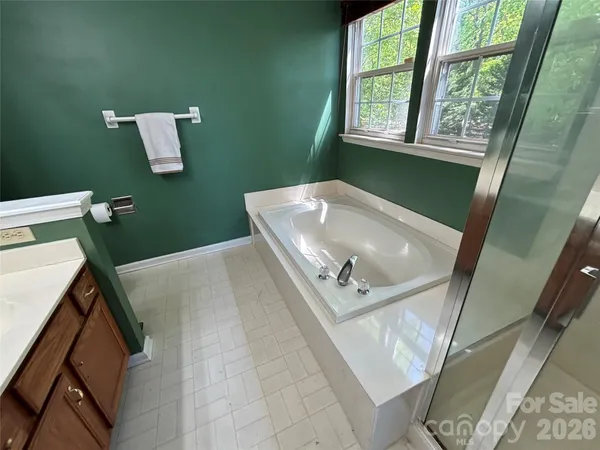 $420,000 | 2601 Yarrow Road, Charlotte, NC 28213
