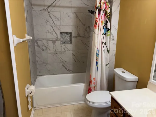 $420,000 | 2601 Yarrow Road, Charlotte, NC 28213