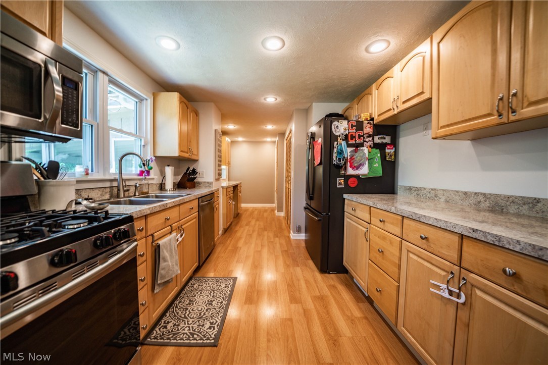 248 Sunset Road Avon Lake, OH 44012 - Photo 11 of 34 Gallery Image 11