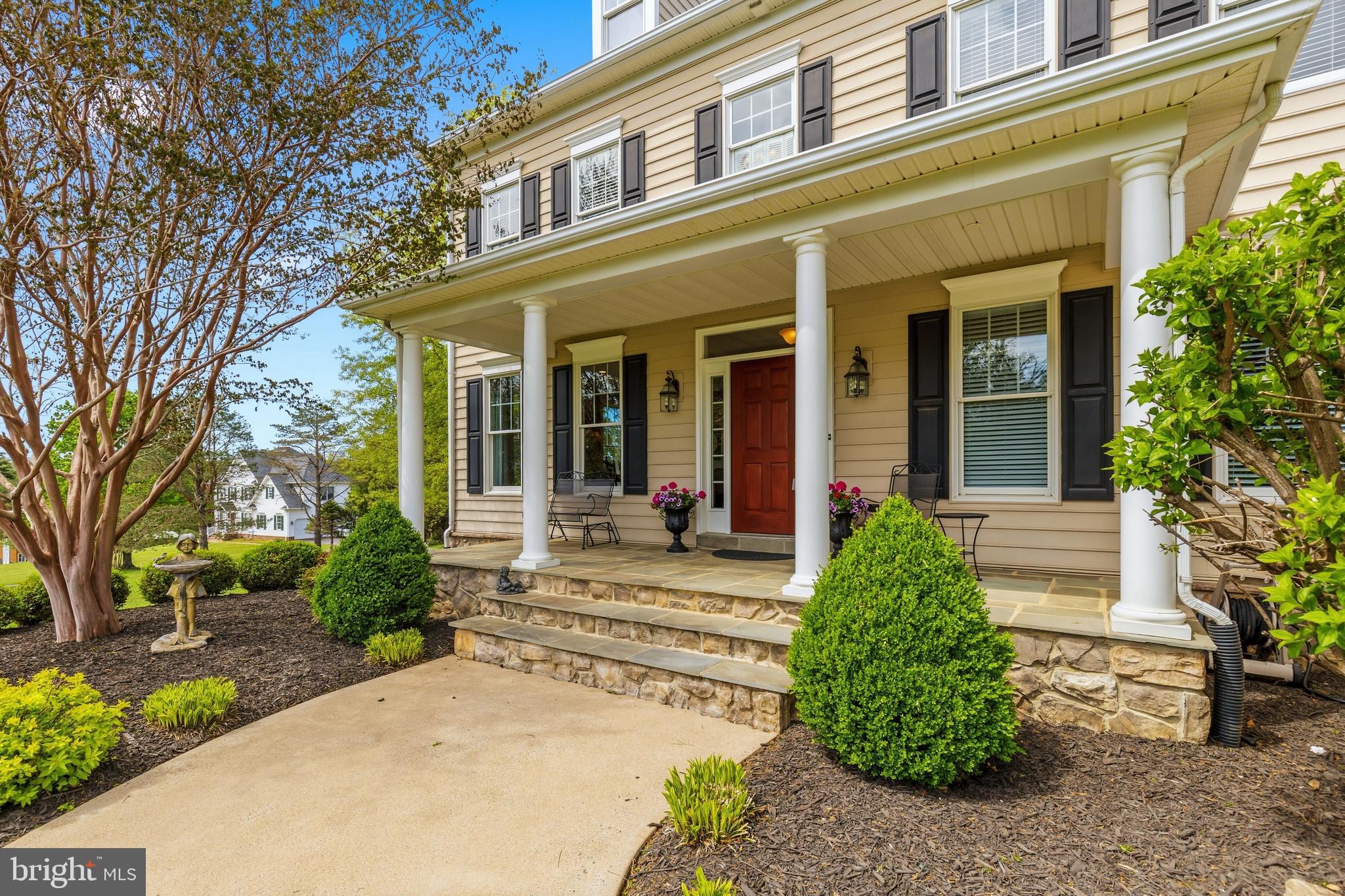 16527 Hampton Road Hamilton, VA 20158 - Photo 4 of 56 Covered Front Porch