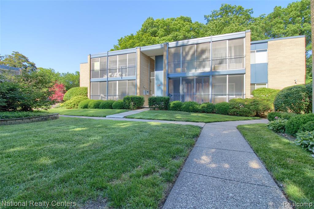 16547 Middlebelt Road, Unit 6 Livonia, MI 48154 - Photo 3 of 29