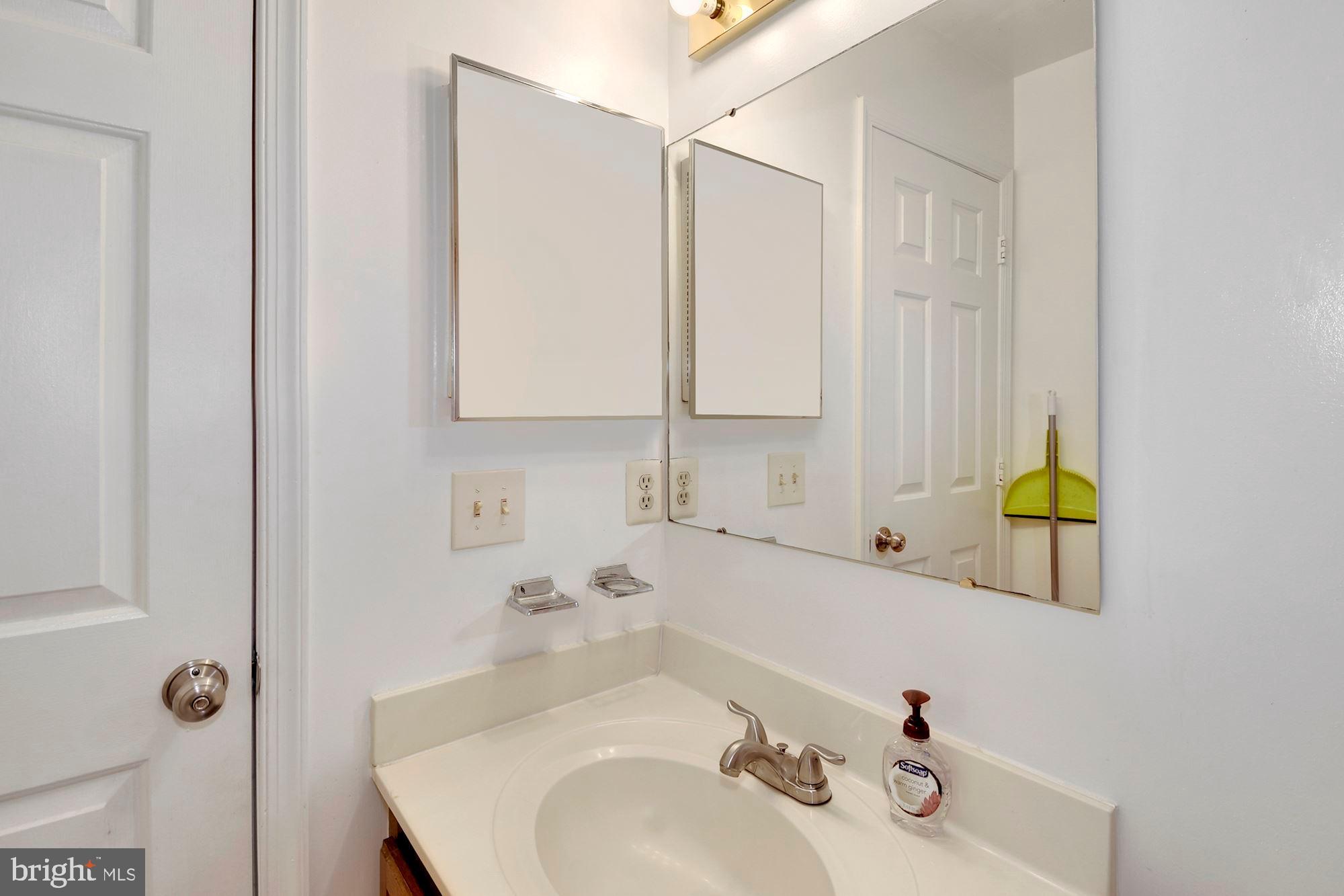 8216 Maple Ridge Avenue Springfield, VA 22153 - Photo 17 of 39 Gallery Image 17