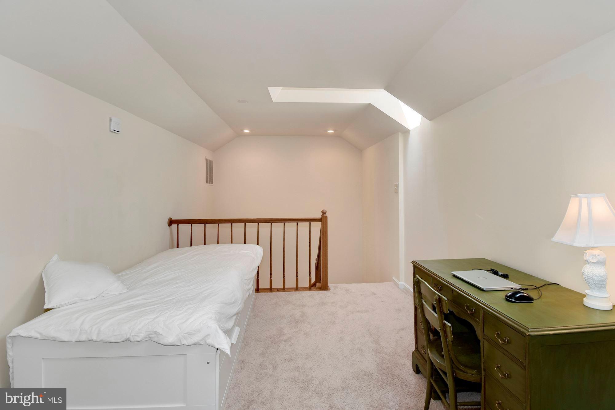 8216 Maple Ridge Avenue Springfield, VA 22153 - Photo 23 of 39 Gallery Image 23
